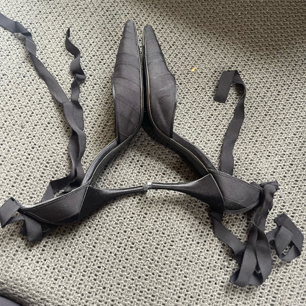 Stuart Weitzman - Picture 3 of 8